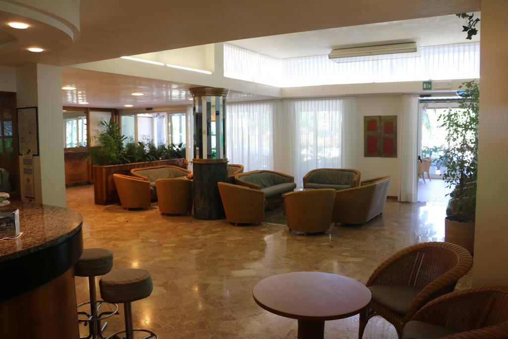 Hotel Smeraldo Линьяно-Саббьядоро Экстерьер фото